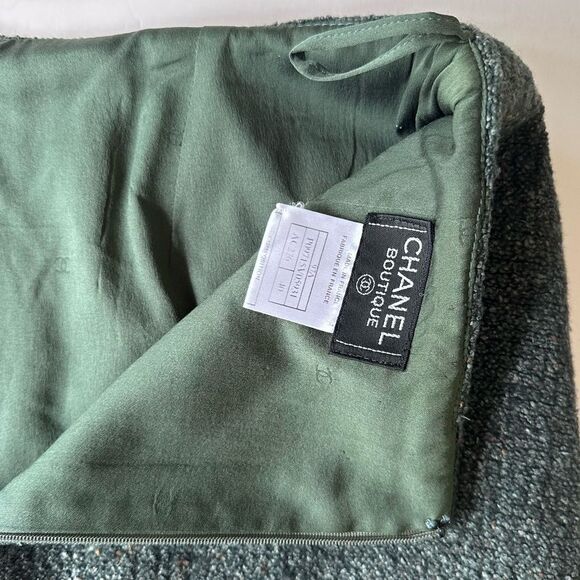 Vintage 1990s Chanel Forest Green Boucle Tweed Mini Skirt 97a 40 FR 8 US - Picture 9 of 16